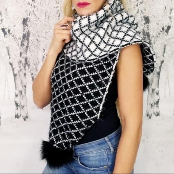 ULTRA SOFT KNIT SCARF - Picture 3 of 3